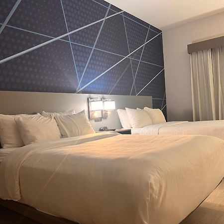 คอมฟอร์ต สวีท แอร์พอร์ต Hotel ลุยส์วิลล์ ภายนอก รูปภาพ