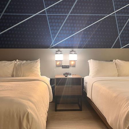 คอมฟอร์ต สวีท แอร์พอร์ต Hotel ลุยส์วิลล์ ภายนอก รูปภาพ