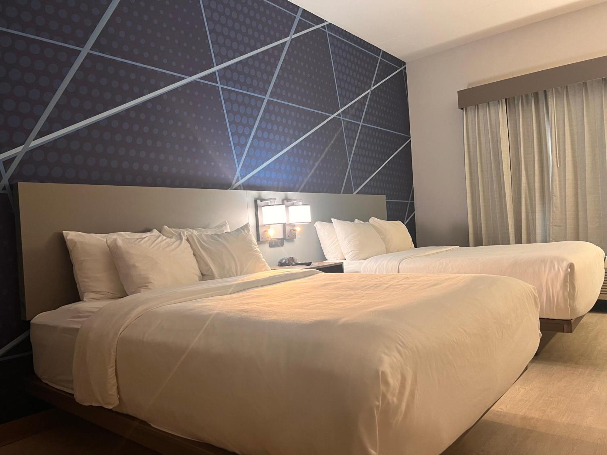 คอมฟอร์ต สวีท แอร์พอร์ต Hotel ลุยส์วิลล์ ภายนอก รูปภาพ