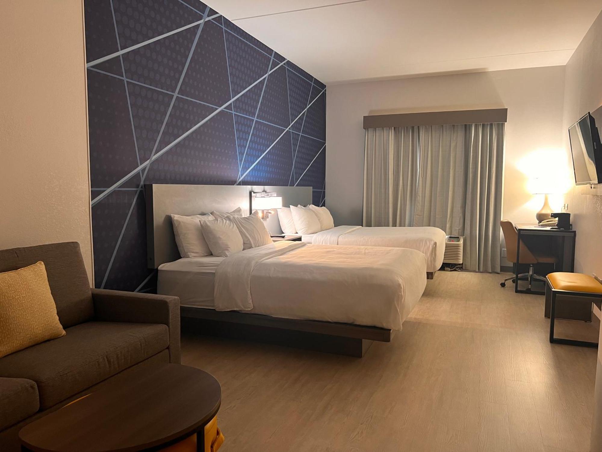 คอมฟอร์ต สวีท แอร์พอร์ต Hotel ลุยส์วิลล์ ภายนอก รูปภาพ