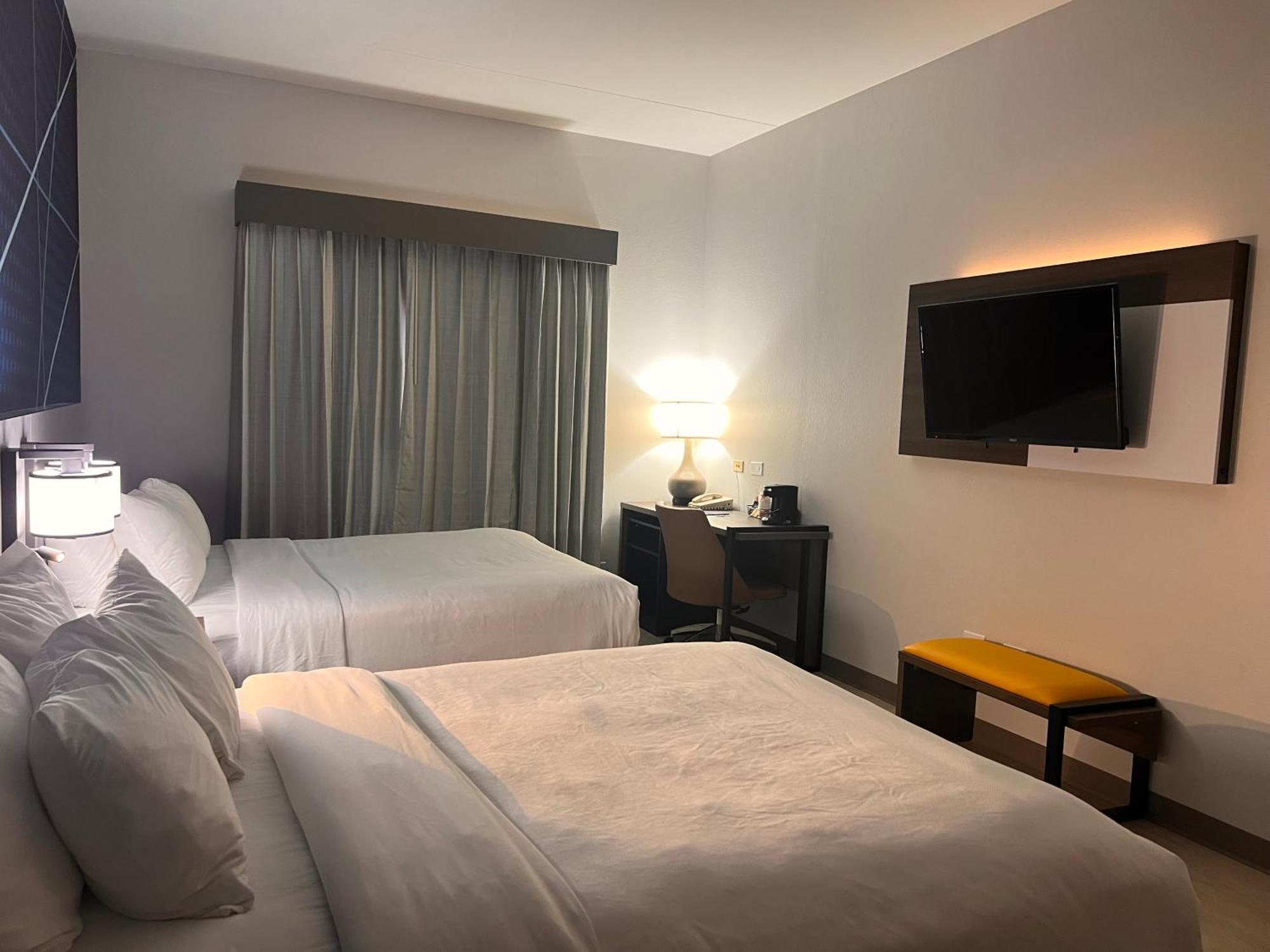 คอมฟอร์ต สวีท แอร์พอร์ต Hotel ลุยส์วิลล์ ภายนอก รูปภาพ