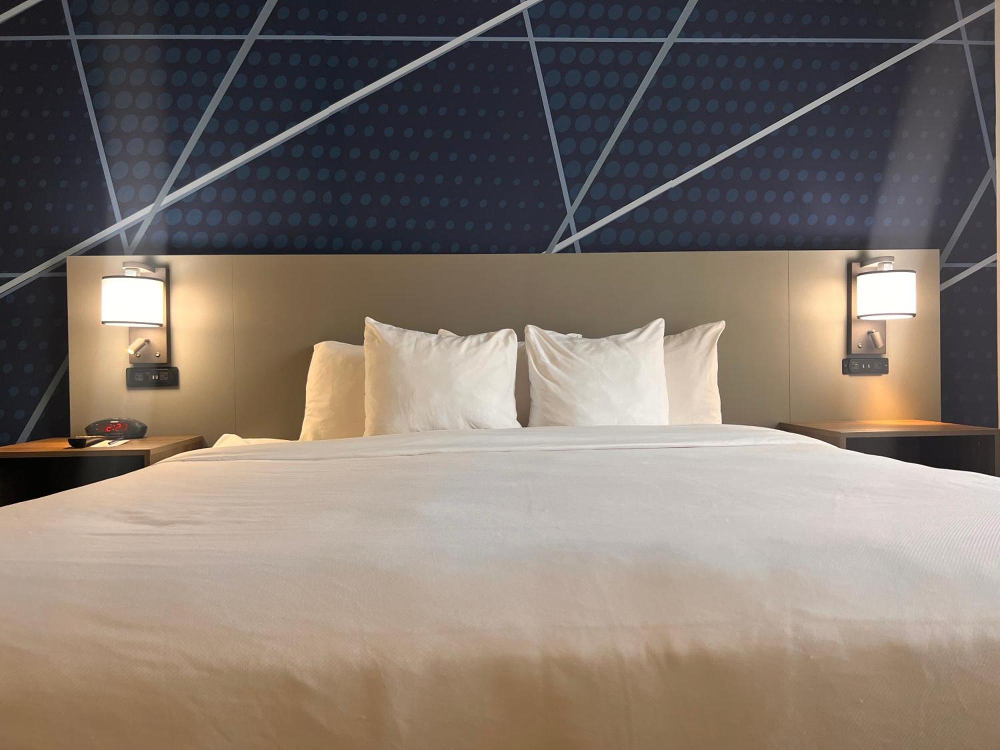 คอมฟอร์ต สวีท แอร์พอร์ต Hotel ลุยส์วิลล์ ภายนอก รูปภาพ