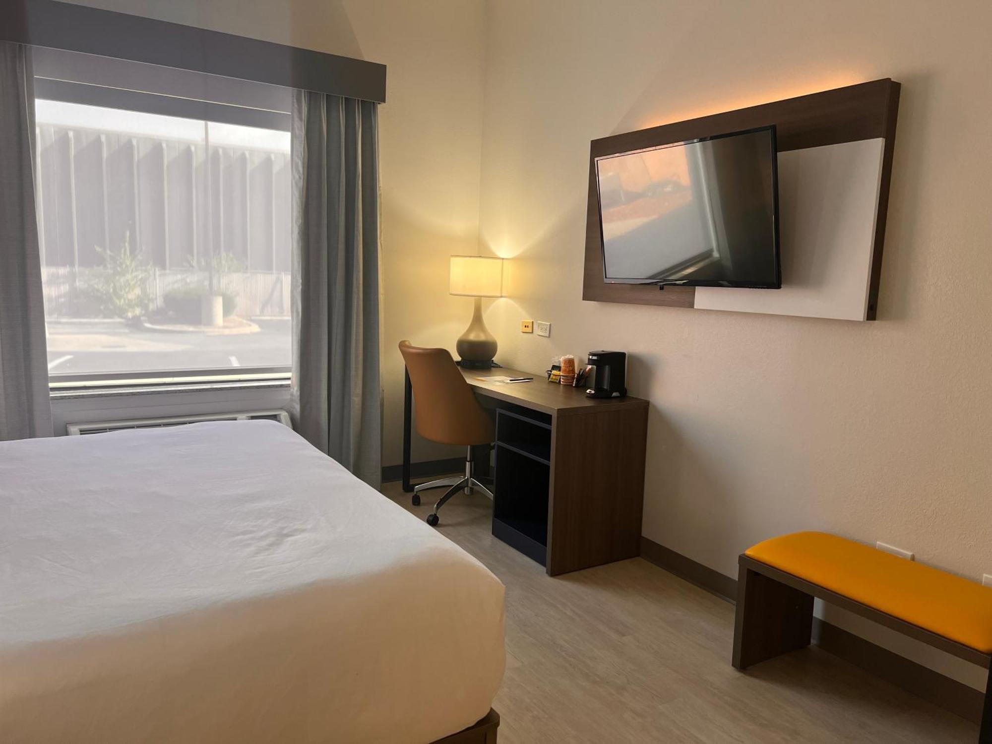 คอมฟอร์ต สวีท แอร์พอร์ต Hotel ลุยส์วิลล์ ภายนอก รูปภาพ